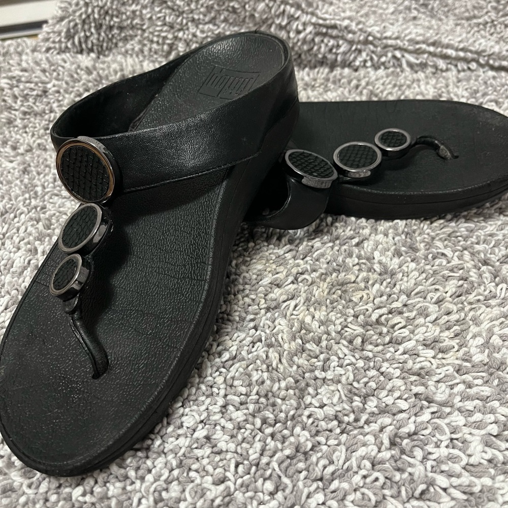 FitFlop black flip flops